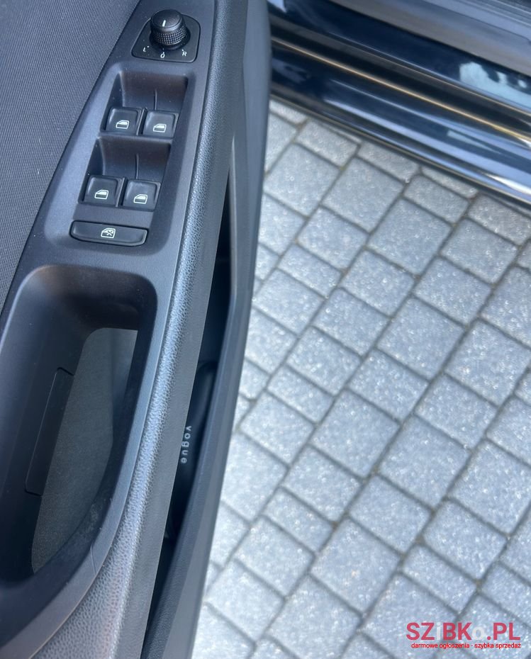 2012' SEAT Leon photo #2