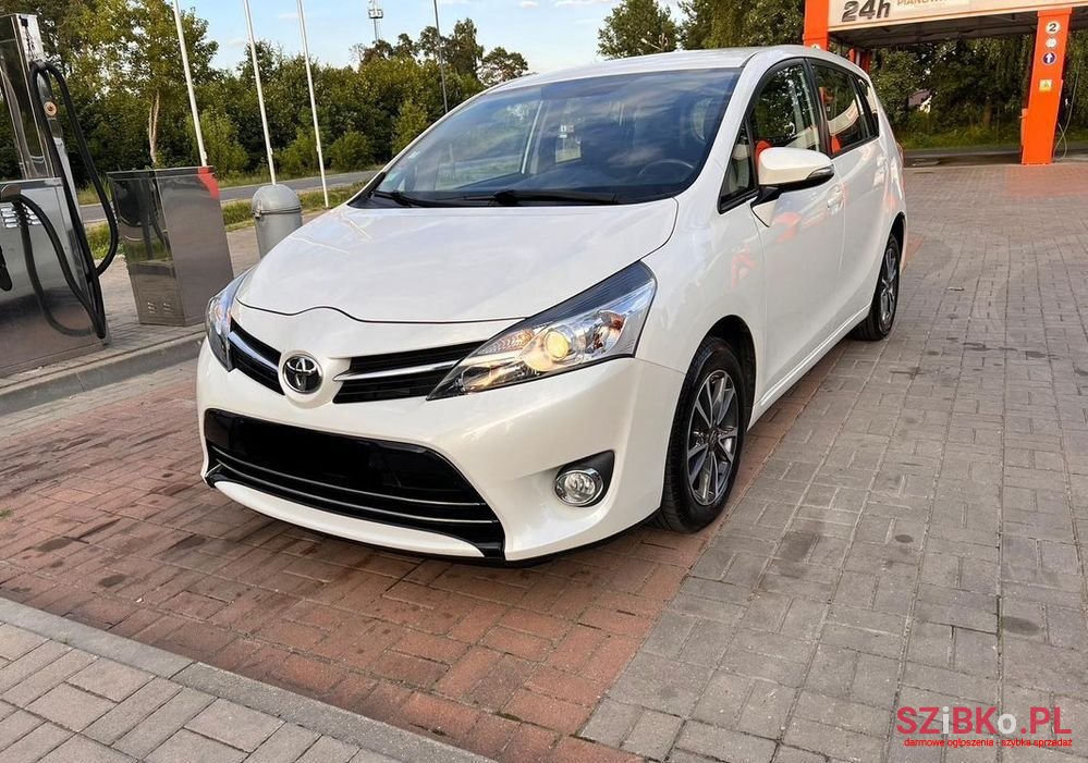 2014' Toyota Verso photo #1