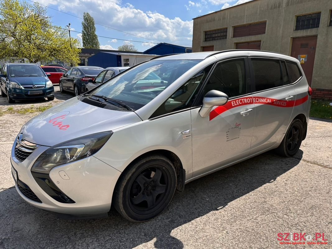 2013' Opel Zafira photo #2