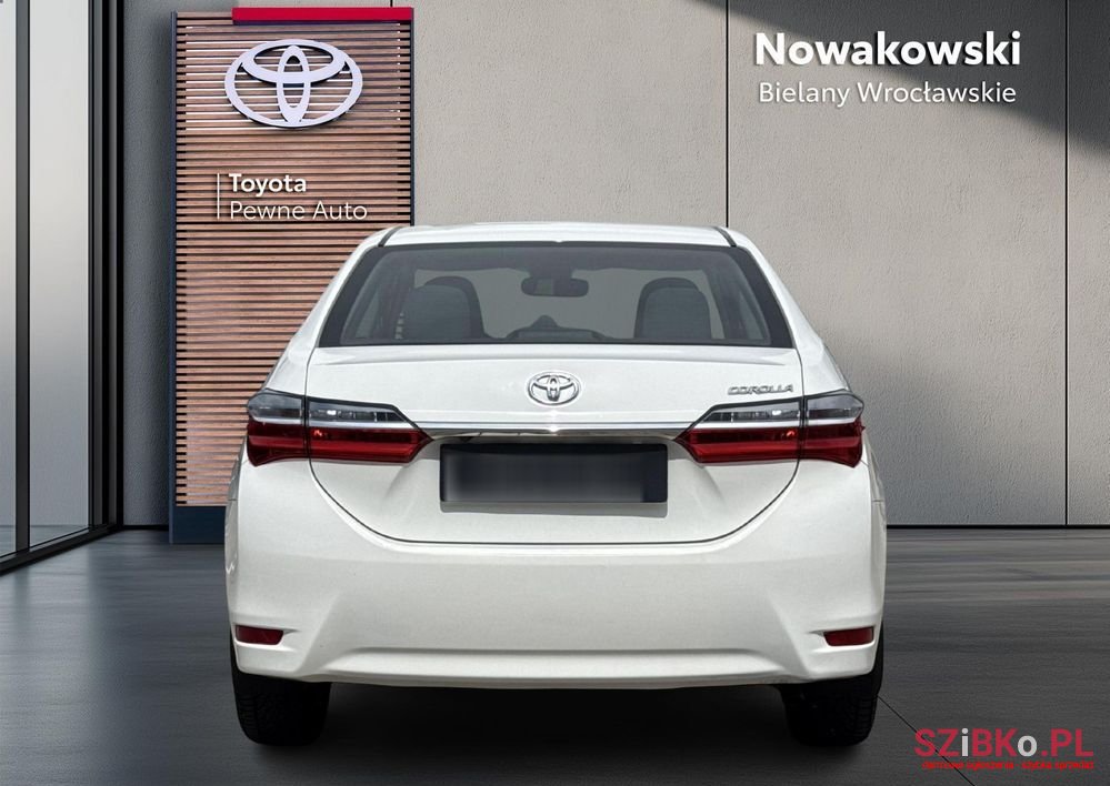 2017' Toyota Corolla 1.6 Premium photo #4
