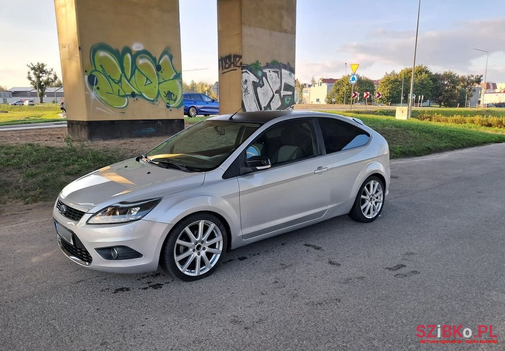 2010' Ford Focus 1.6 16V Sport photo #2