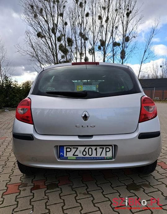 2009' Renault Clio photo #3