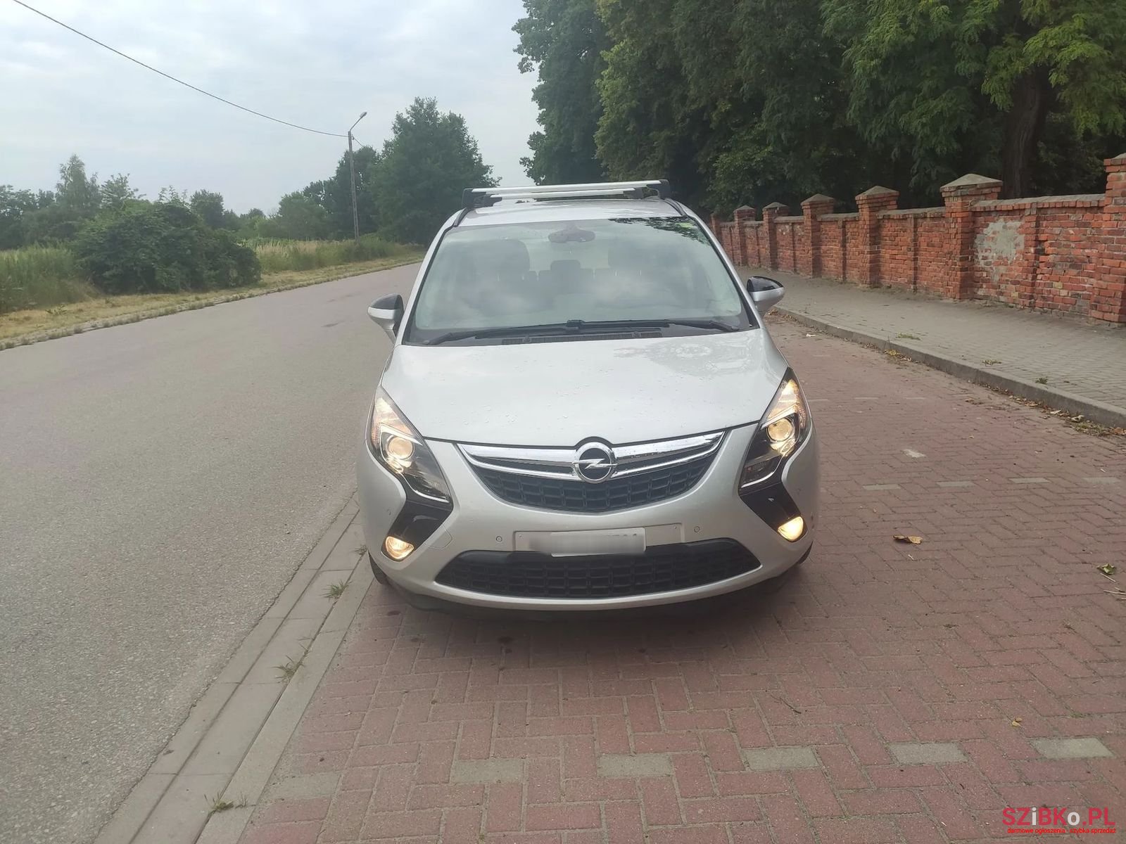 2015' Opel Zafira photo #2