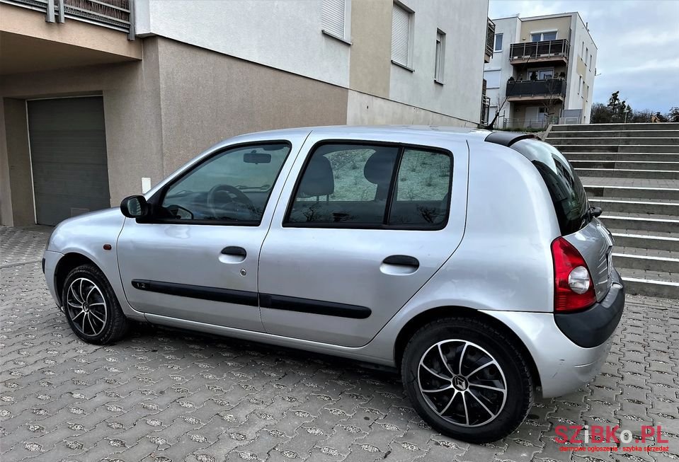 2006' Renault Clio photo #2