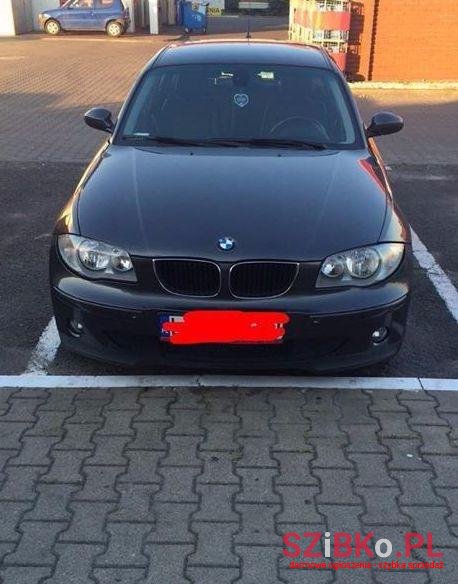 2004' BMW 1 Series photo #1