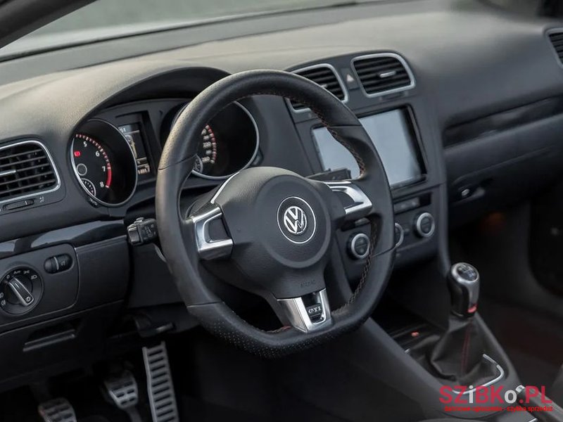 2013' Volkswagen Golf Cabrio Gti photo #6