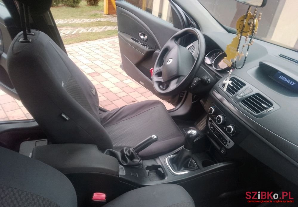 2012' Renault Megane photo #4