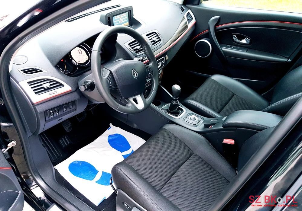 2011' Renault Megane photo #6