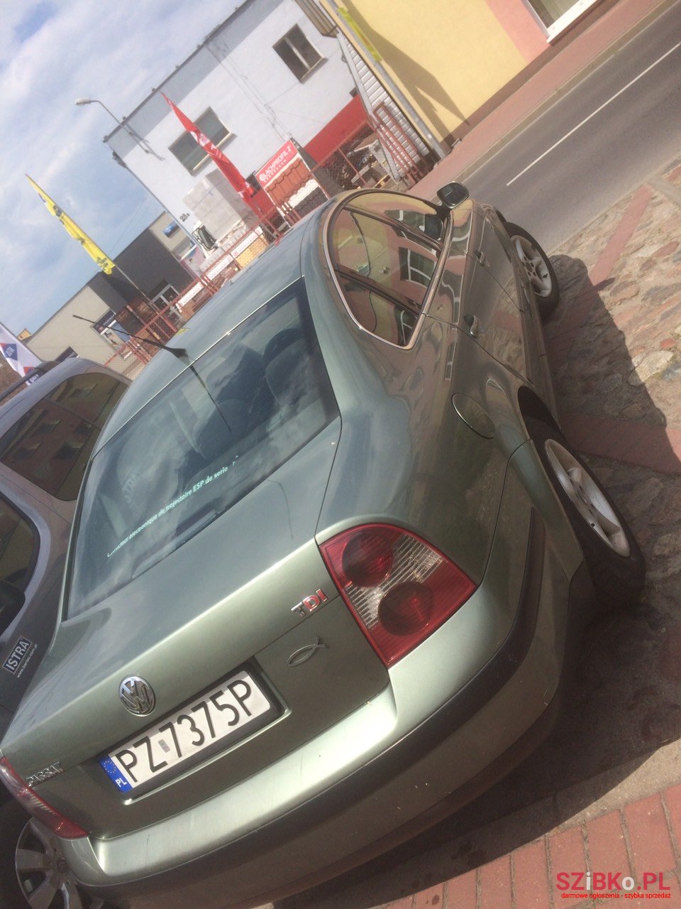 2002' Volkswagen Passat B5 photo #2