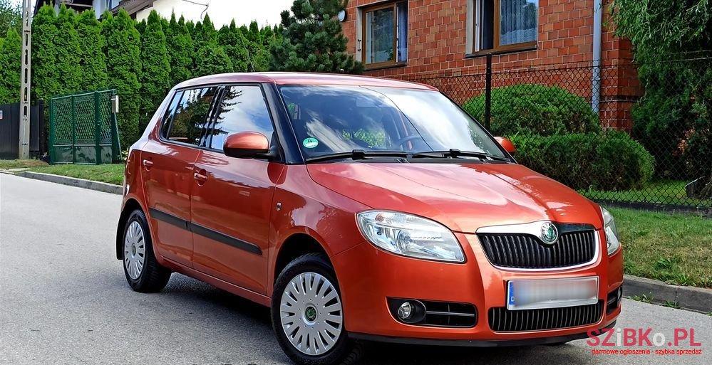 2009' Skoda Fabia photo #2