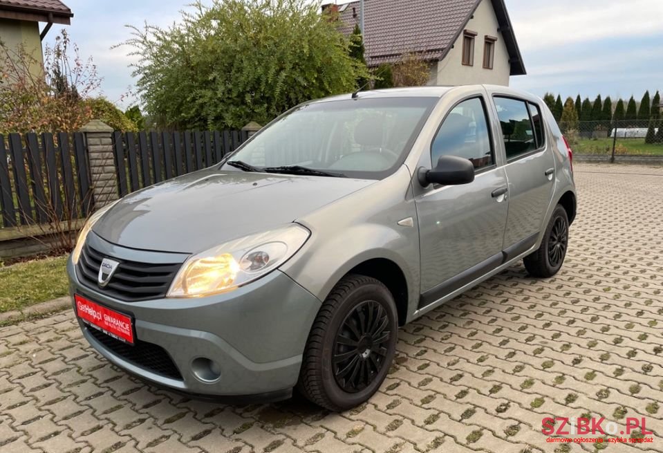 2010' Dacia Sandero photo #1