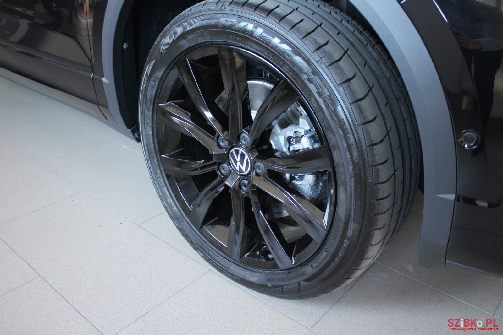 2023' Volkswagen T-Roc photo #3