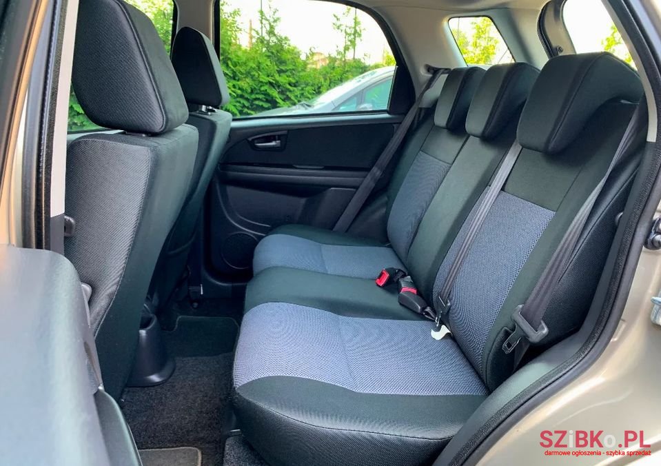 2008' Fiat Sedici photo #6