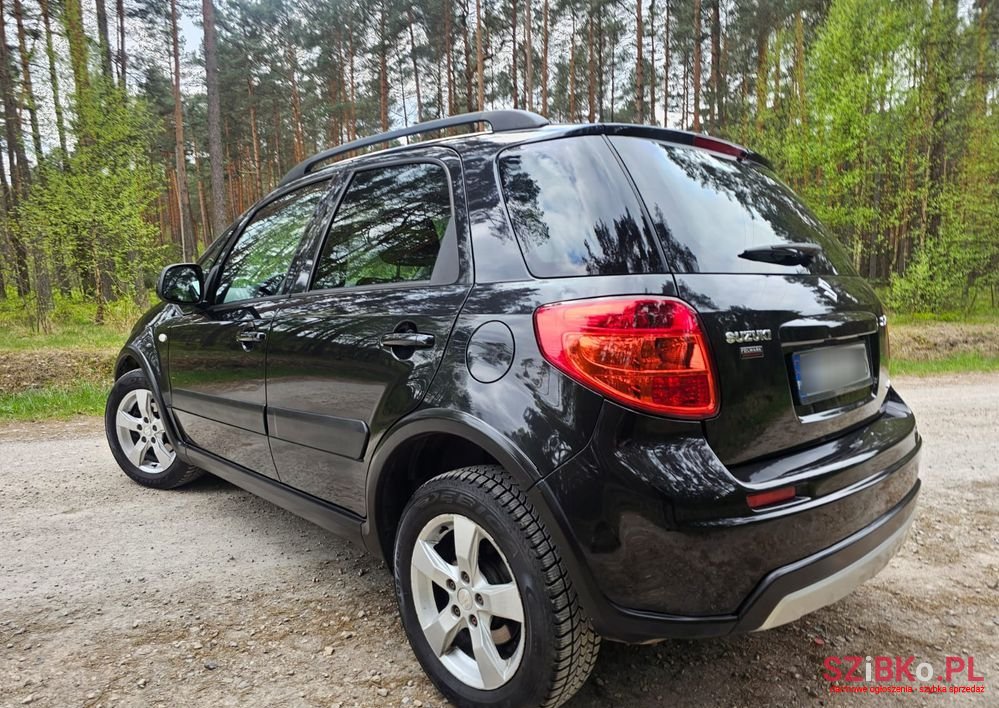 2009' Suzuki SX4 photo #3