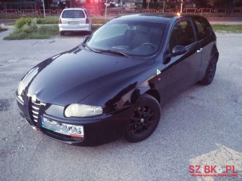 2002' Alfa Romeo 147 photo #1