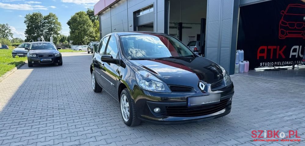 2007' Renault Clio photo #1