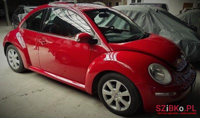 2006' Volkswagen New Beetle photo #2