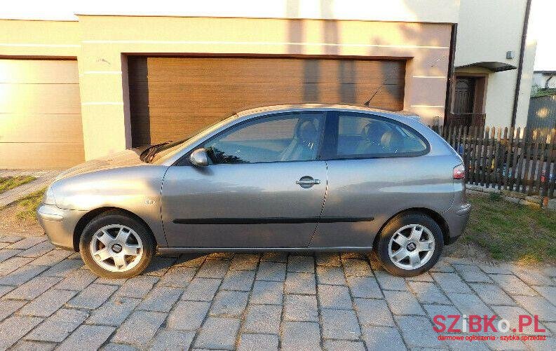 2005' SEAT Ibiza photo #1