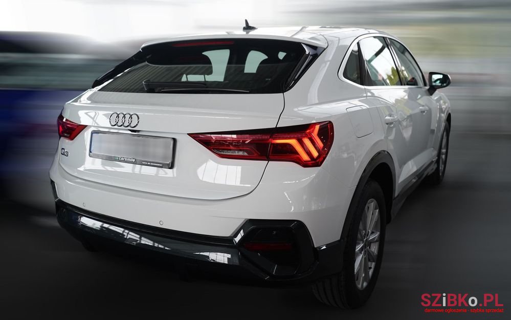 2023' Audi Q3 35 Tfsi Mhev S Tronic photo #3