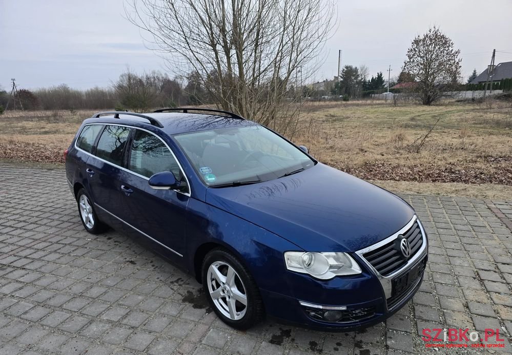 2008' Volkswagen Passat photo #3