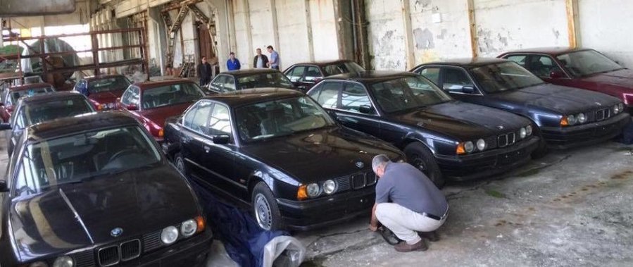11 forgotten barn-find BMW 5 Series found in Bulgaria