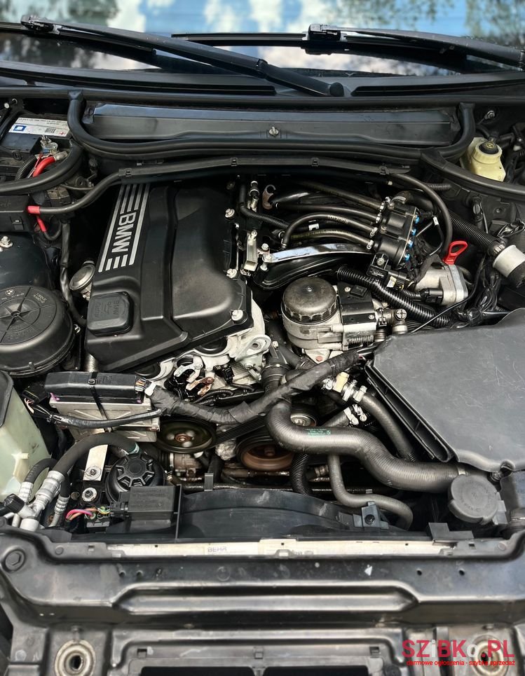 2003' BMW 3 Series 318I Touring photo #2