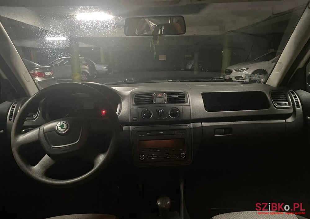 2011' Skoda Fabia 1.6 Tdi Dpf Classic photo #5