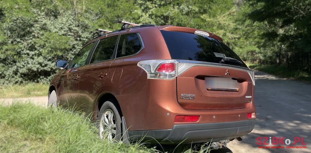 2013' Mitsubishi Outlander photo #6