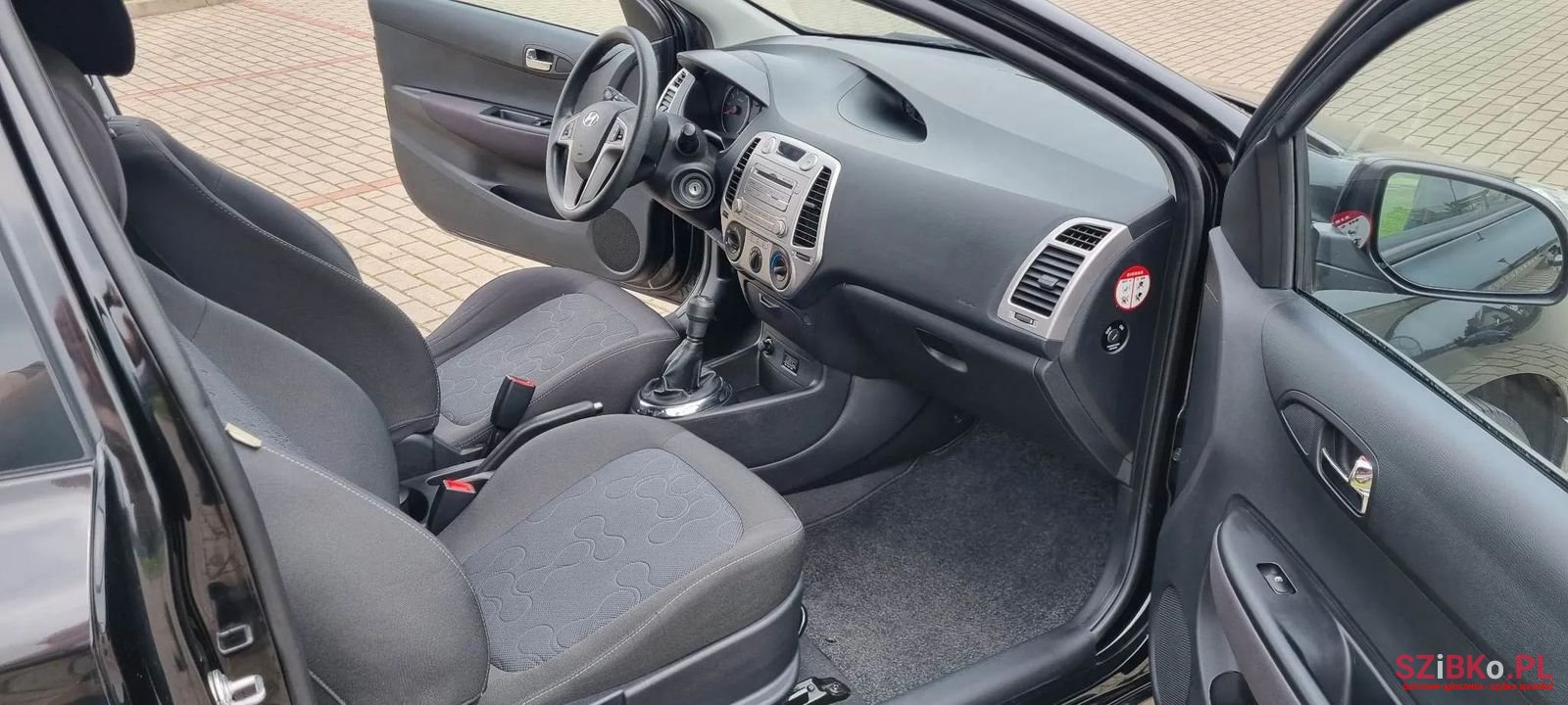 2011' Hyundai i20 photo #6