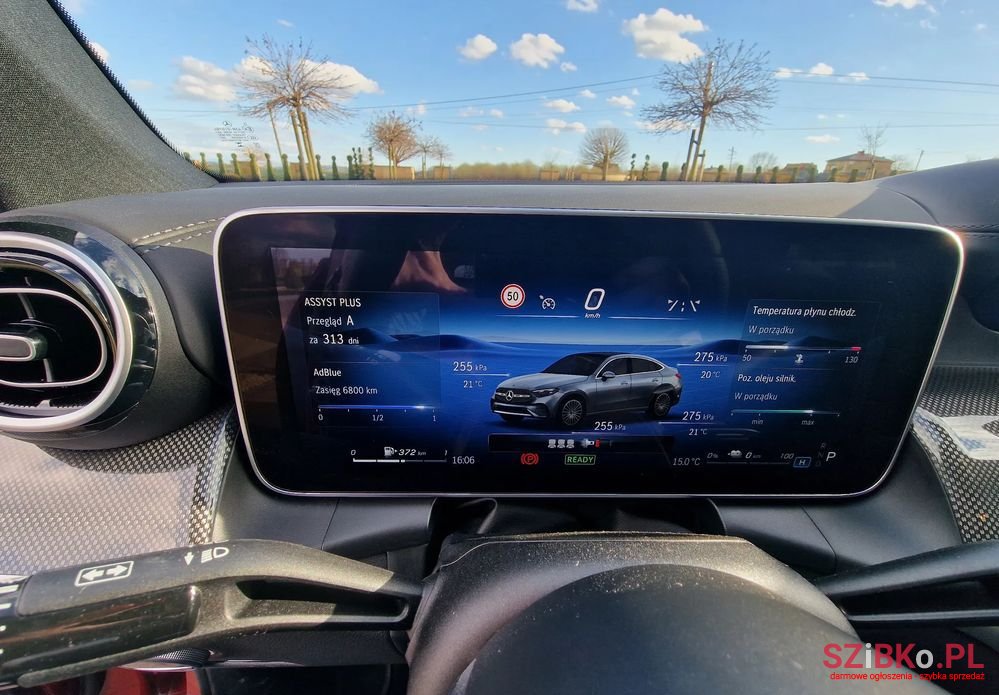 2023' Mercedes-Benz GLC photo #6