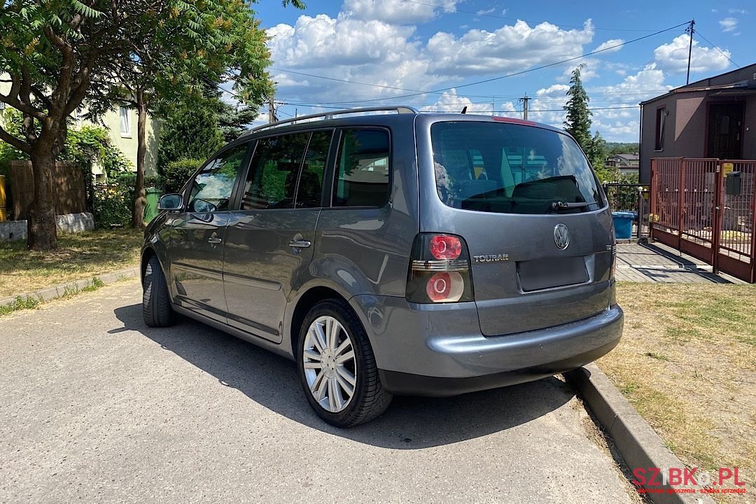 2006' Volkswagen Touran photo #4