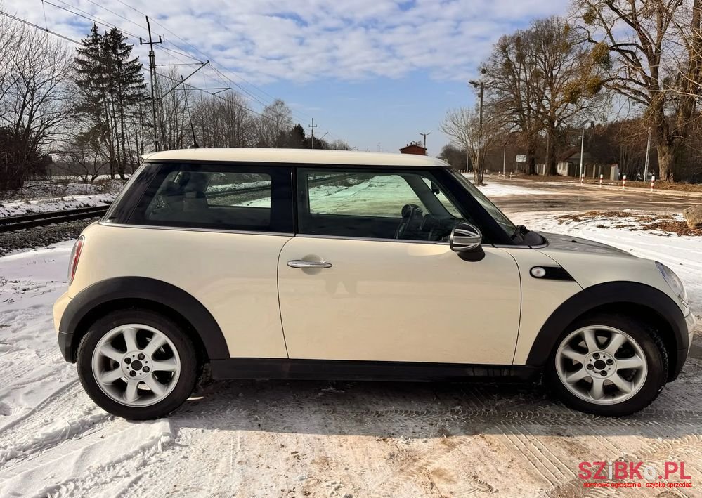 2009' MINI One Standard photo #2