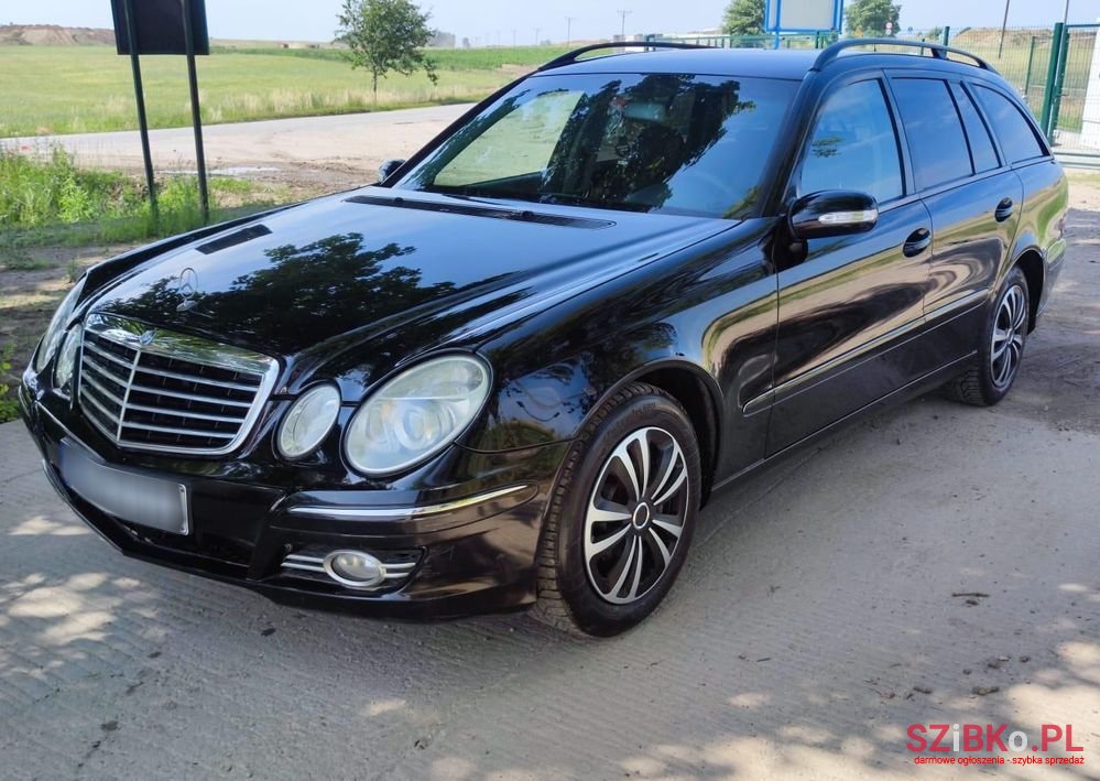 2004' Mercedes-Benz E-Class photo #1