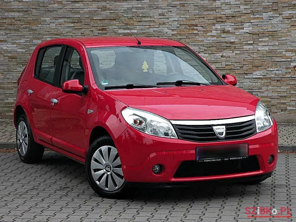 2008' Dacia Sandero photo #3