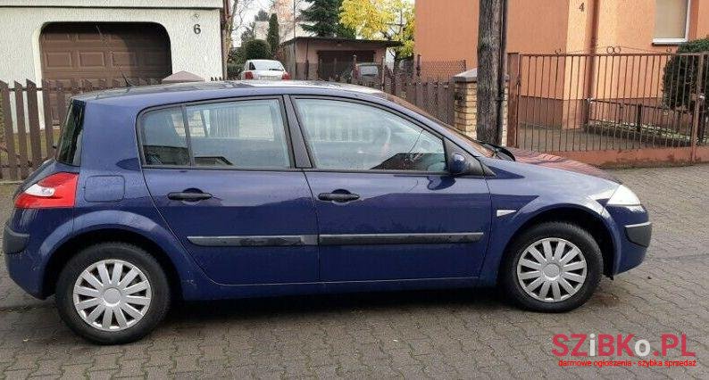 2008' Renault Megane photo #1