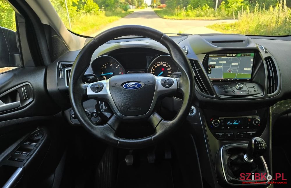 2015' Ford Kuga 2.0 Tdci 2X4 Titanium photo #4