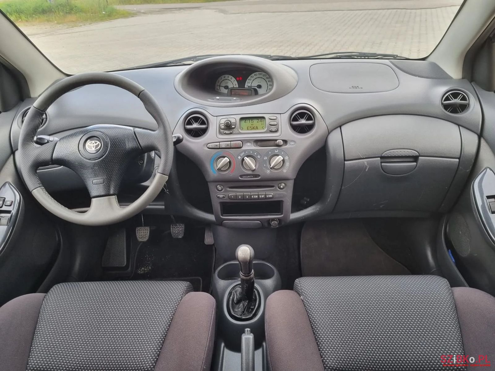 2002' Toyota Yaris photo #6