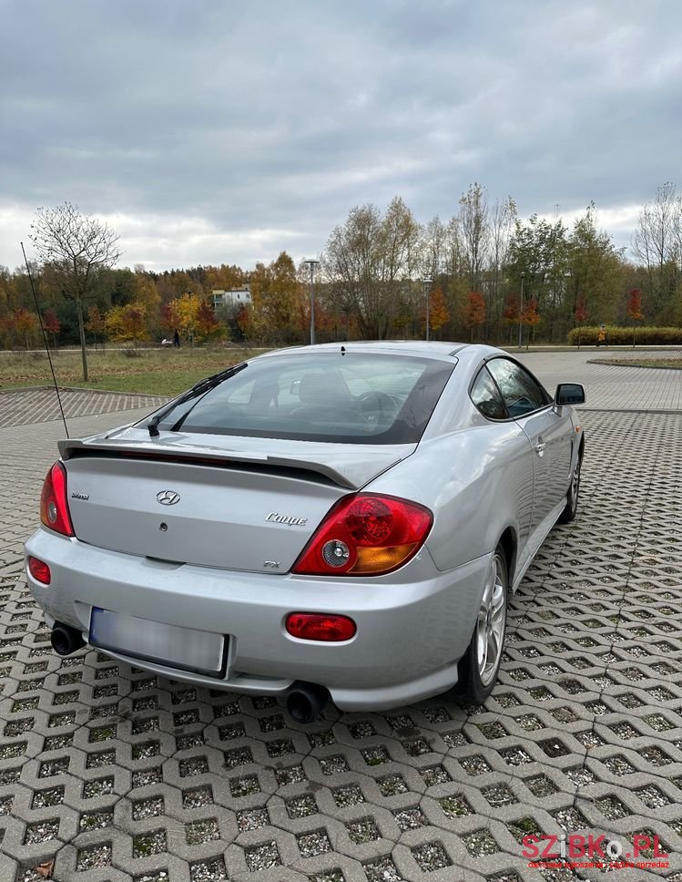2002' Hyundai Coupe 2.0 Gl photo #4