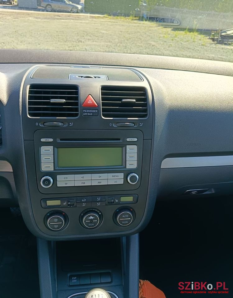 2006' Volkswagen Golf photo #5
