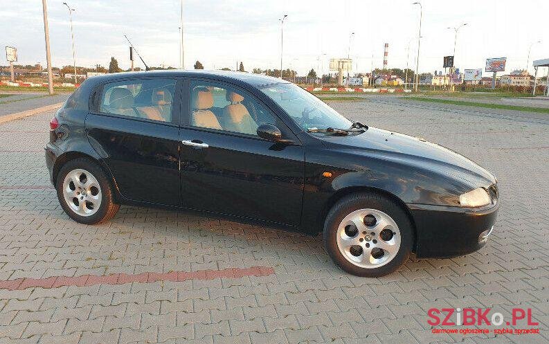 2004' Alfa Romeo 147 photo #1