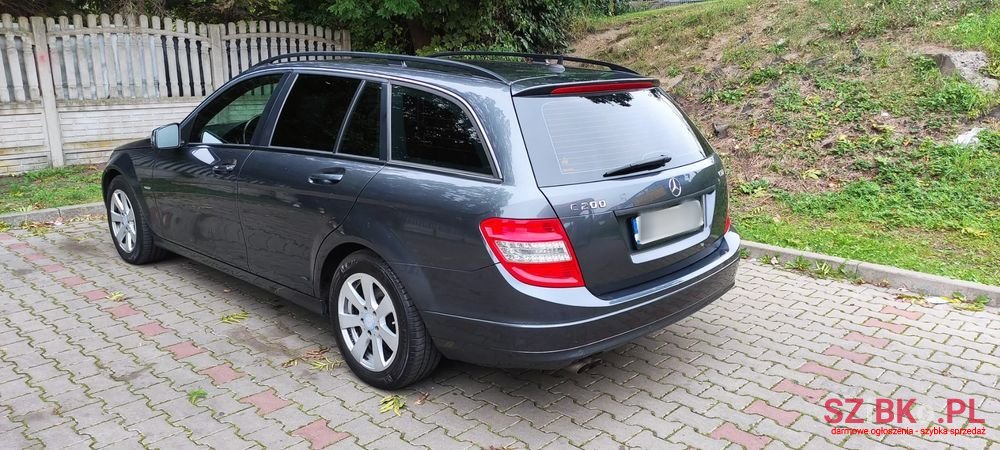2010' Mercedes-Benz C-Class photo #3