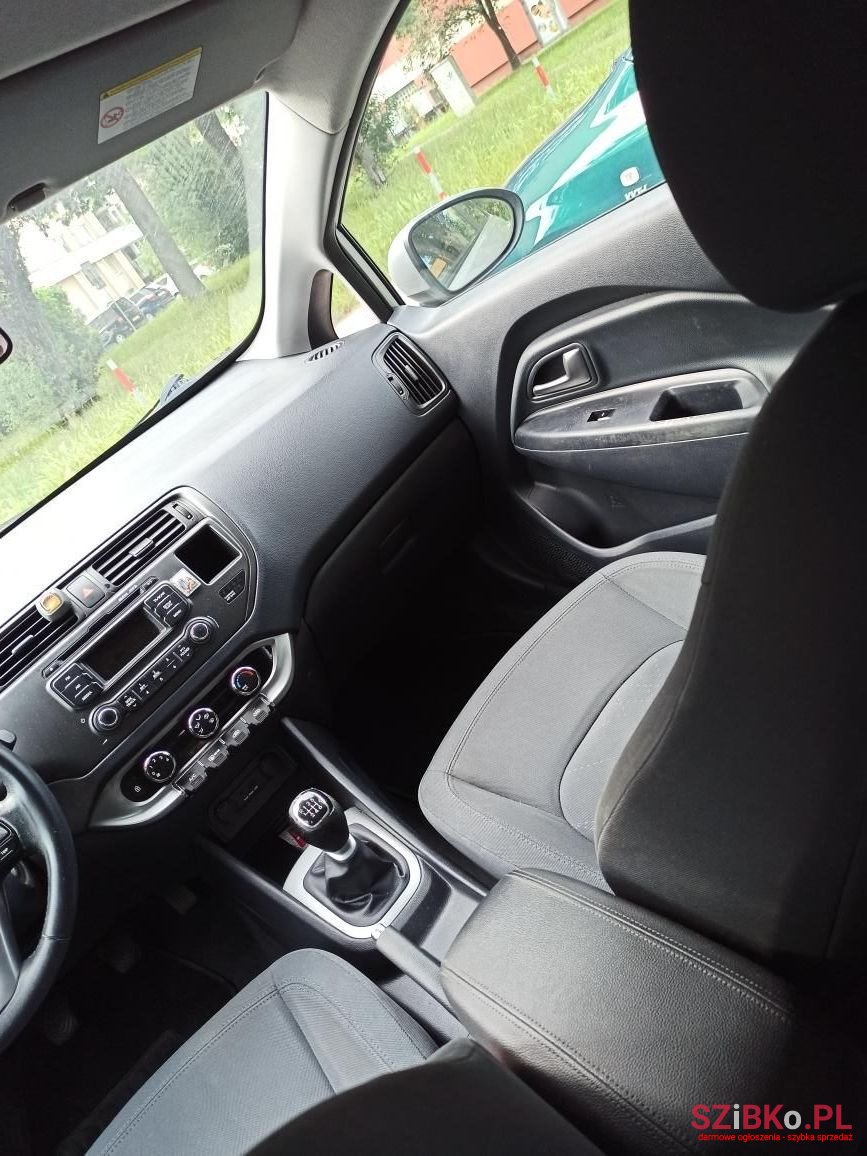 2011' Kia Rio photo #3