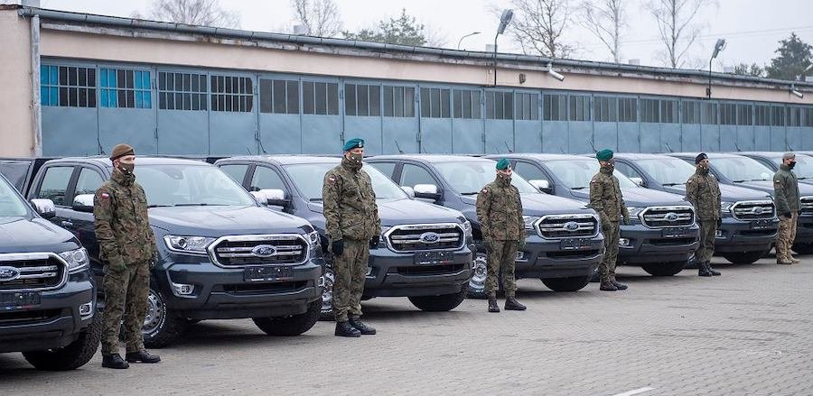 Nowe pojazdy w polskim wojsku. Szeregi armii zasilą terenowe Fordy Ranger