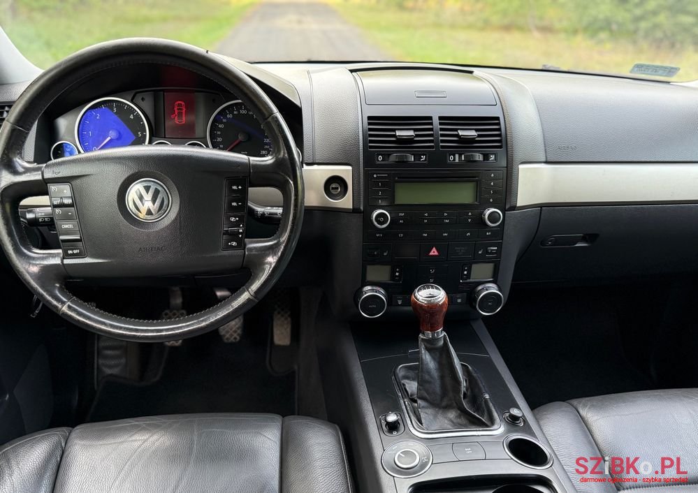 2007' Volkswagen Touareg photo #5