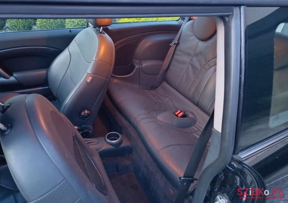 2004' MINI One photo #5