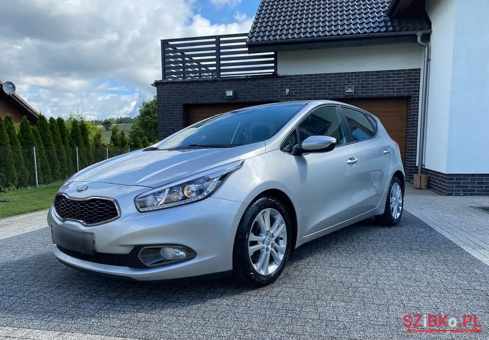 2012' Kia Ceed photo #3