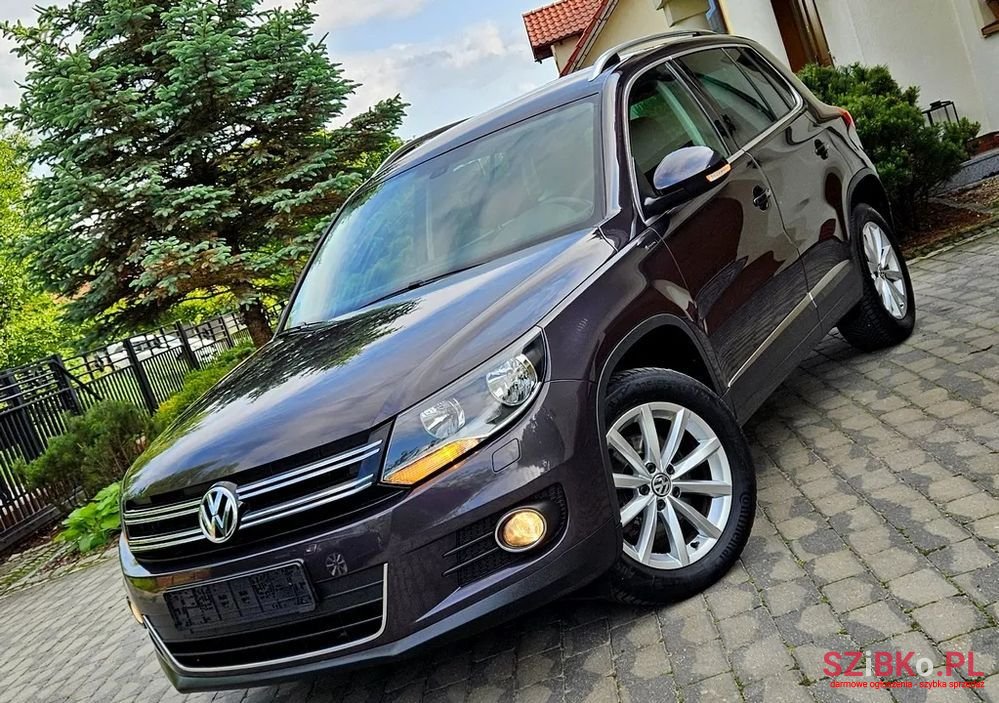 2015' Volkswagen Tiguan photo #3