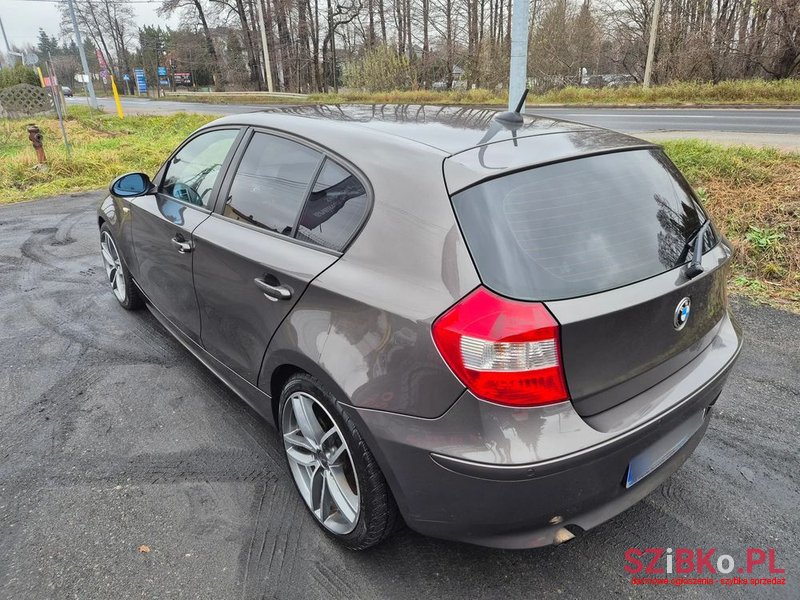 2006' BMW 1 Series 118I photo #5