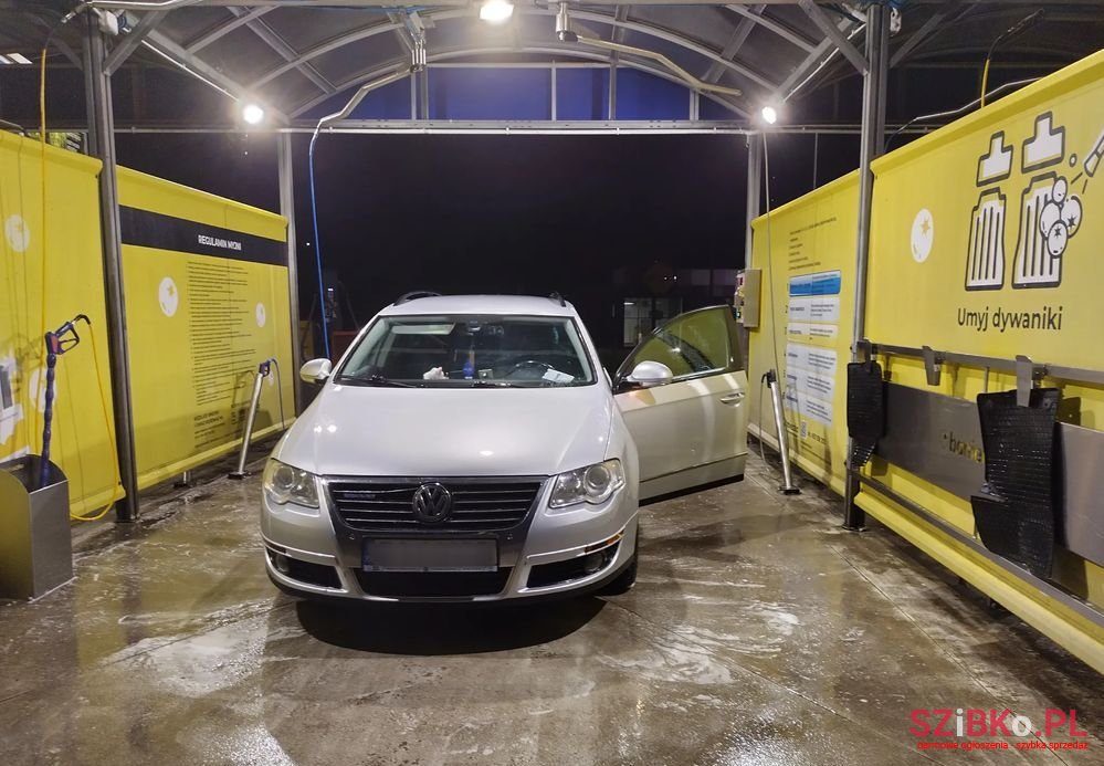 2008' Volkswagen Passat photo #1