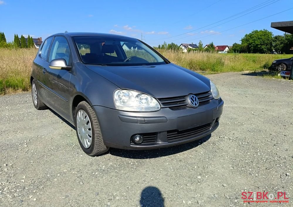 2006' Volkswagen Golf photo #1